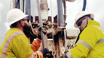 SEQ Drilling dry material transport truck